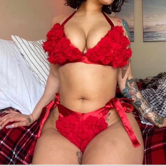 Dolls Kill Other - Red rose American beauty themed set